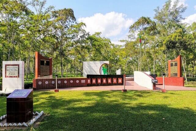 বীরশ্রেষ্ঠ হামিদুর রহমানের স্মৃতিসৌধ | Bir Shrestho Hamidur Rahman Monument